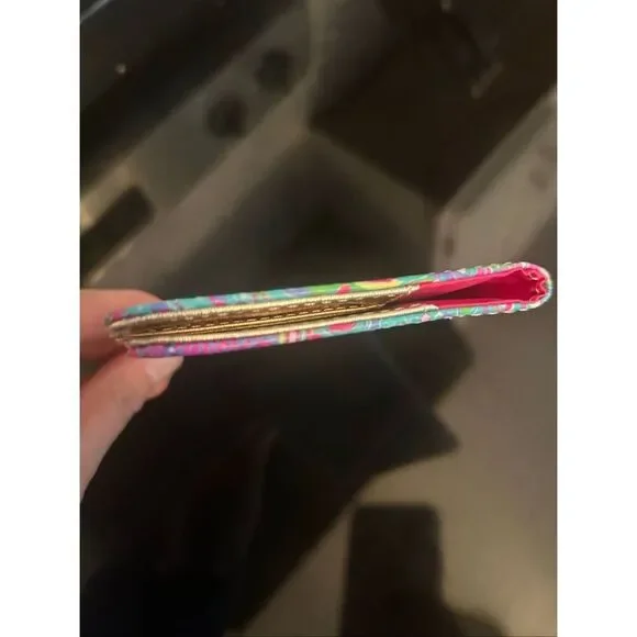 Lily Pulitzer passport and card holder - Picture 5 of 5